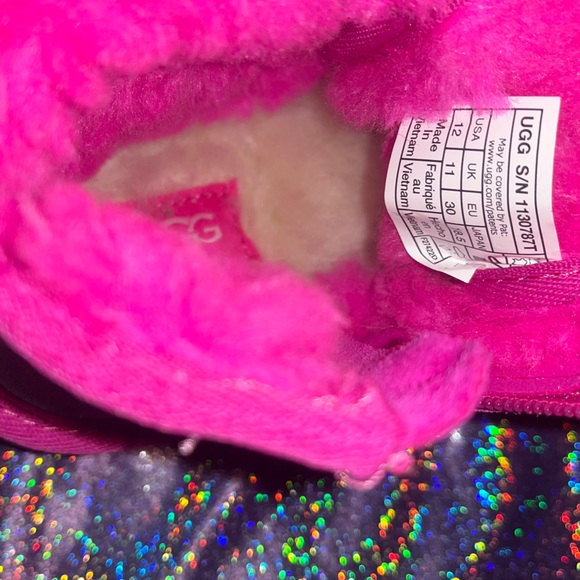 Child Neumel Graphic Outline Chukka UGG Boot - Picture 9 of 9